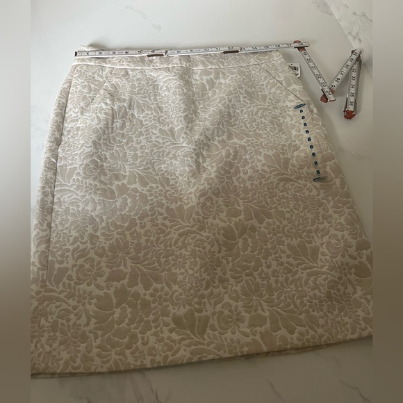 NWT, Old Navy thick damask pencil skirt - Picture 9 of 11